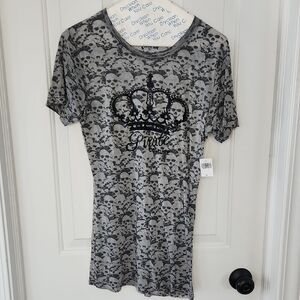 Gray Skull Print T-Shirt with Sparkle Crown Design